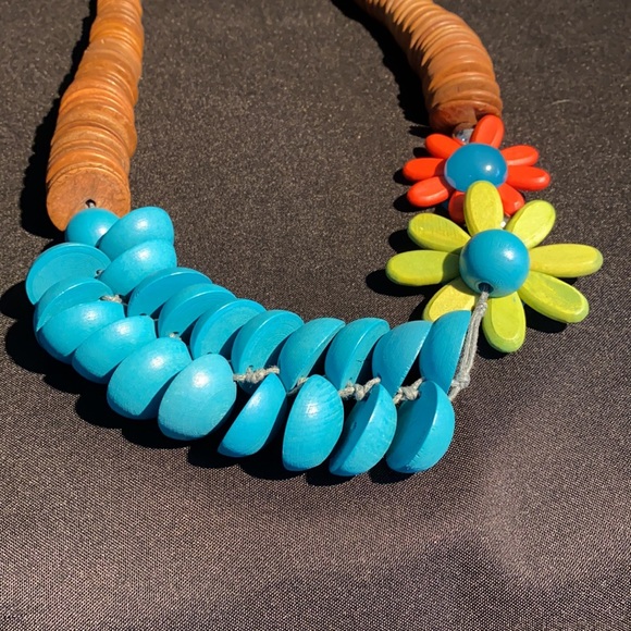 Wooden Floral Statement Necklace - Picture 3 of 10